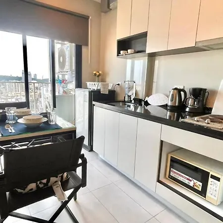 Base Central Pattaya Long Balcony King-Bed With Infinity Pool & Free Netflix! Exterior photo