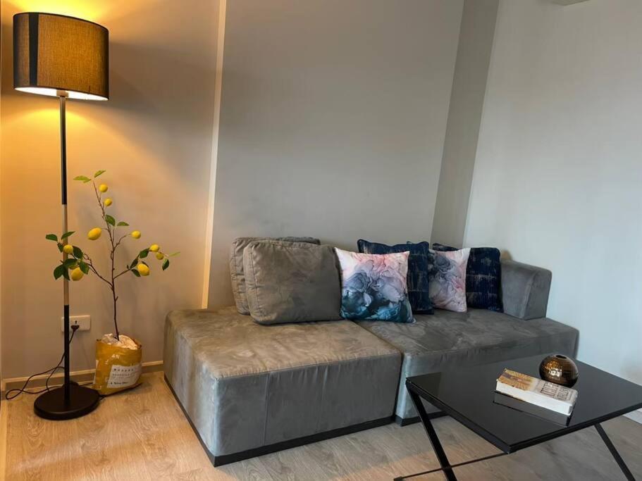 Base Long Balcony King-bed With Infinity Pool & Free Netflix! Pattaya