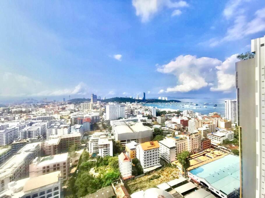 Apartment Base Long Balcony King-bed With Infinity Pool & Free Netflix!