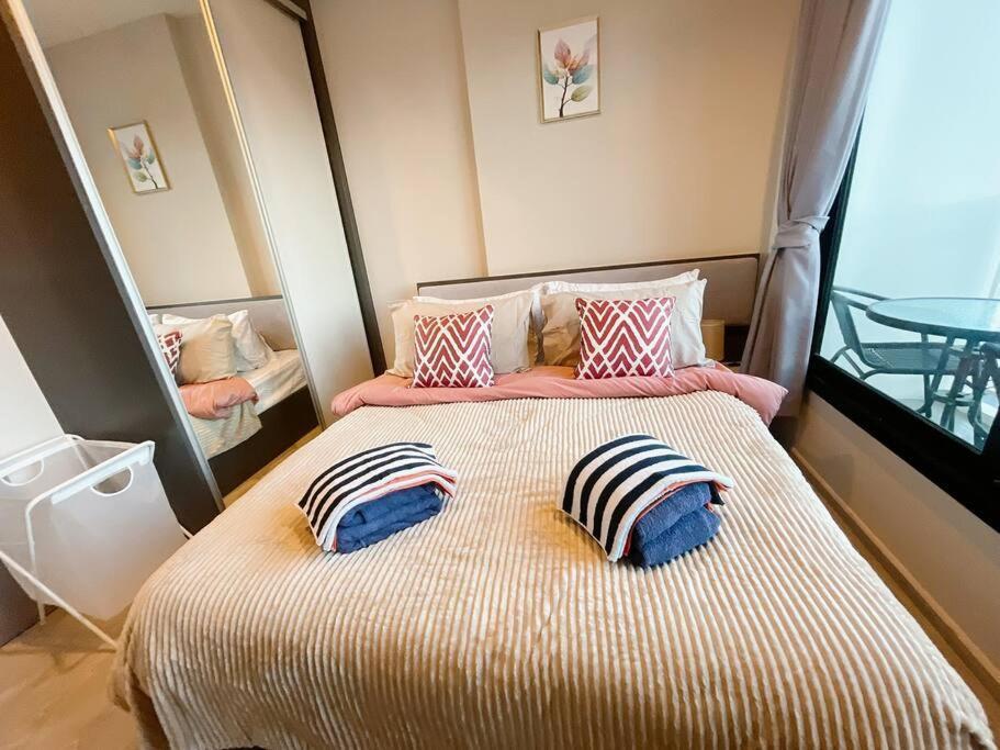 Apartment Base Long Balcony King-bed With Infinity Pool & Free Netflix! Pattaya