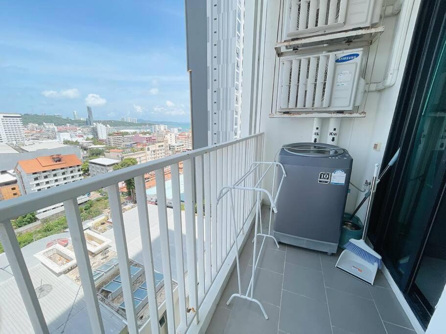 Apartment Base Long Balcony King-bed With Infinity Pool & Free Netflix!
