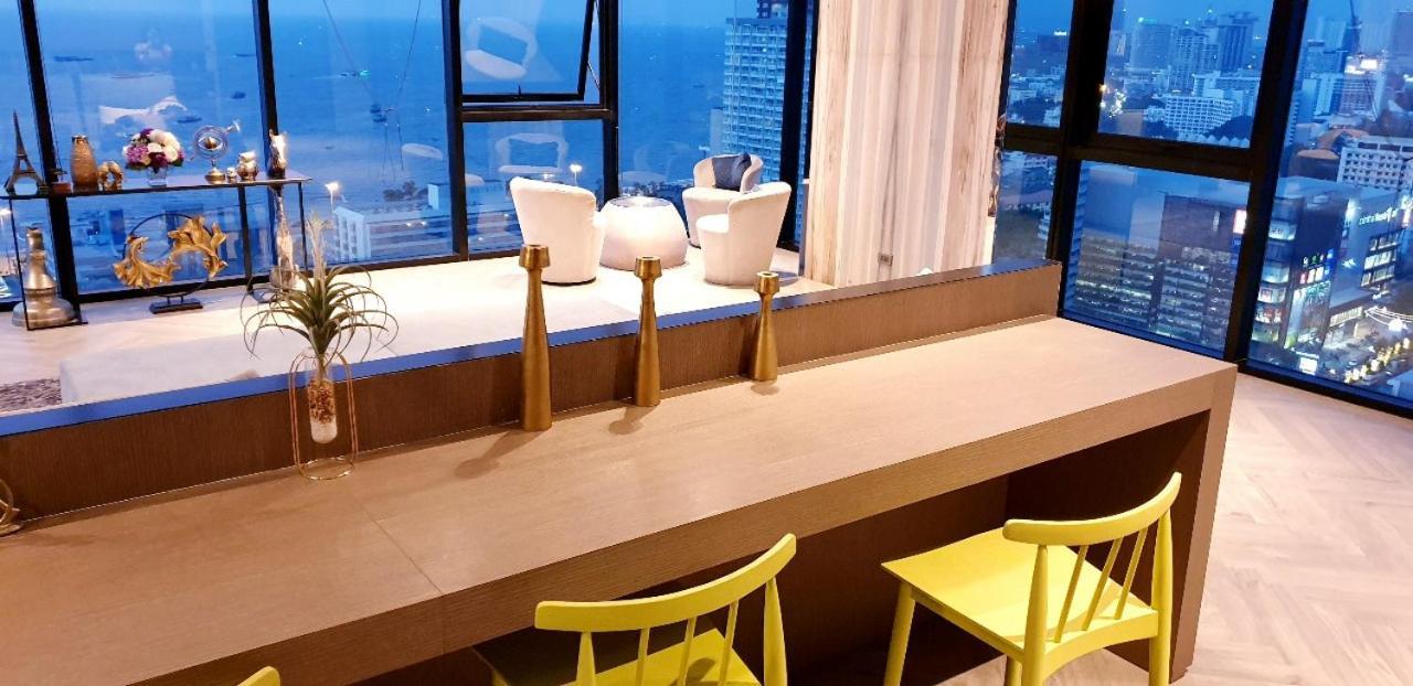 Base Long Balcony King-bed With Infinity Pool & Free Netflix! *