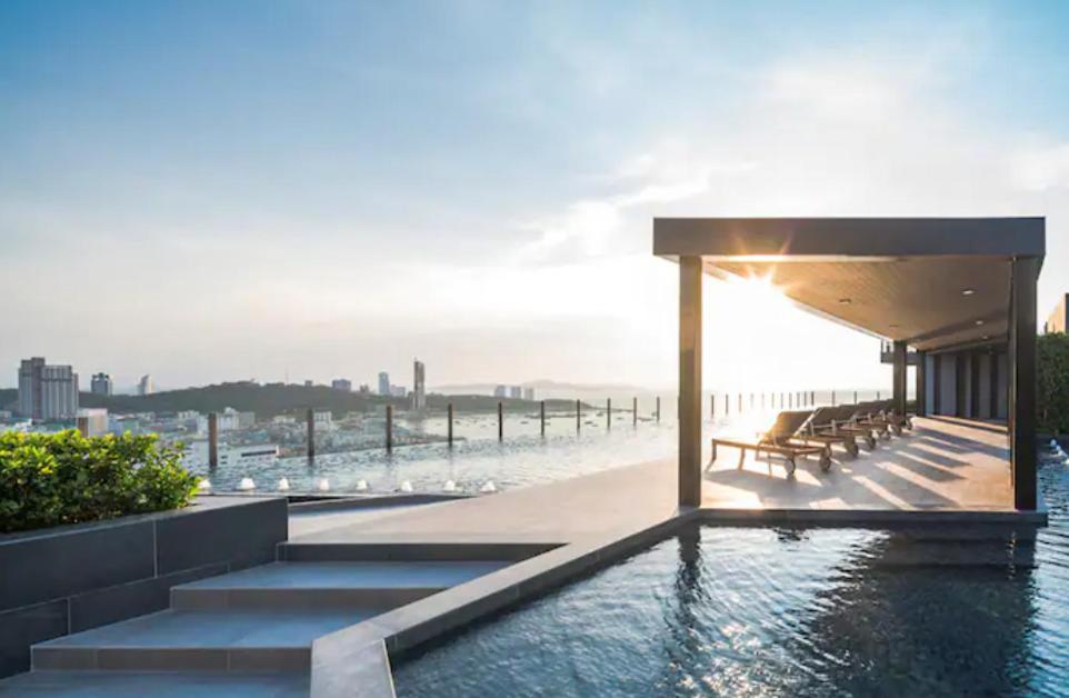 Base Long Balcony King-bed With Infinity Pool & Free Netflix! * Pattaya