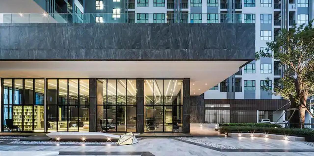 Base Long Balcony King-bed With Infinity Pool & Free Netflix! *