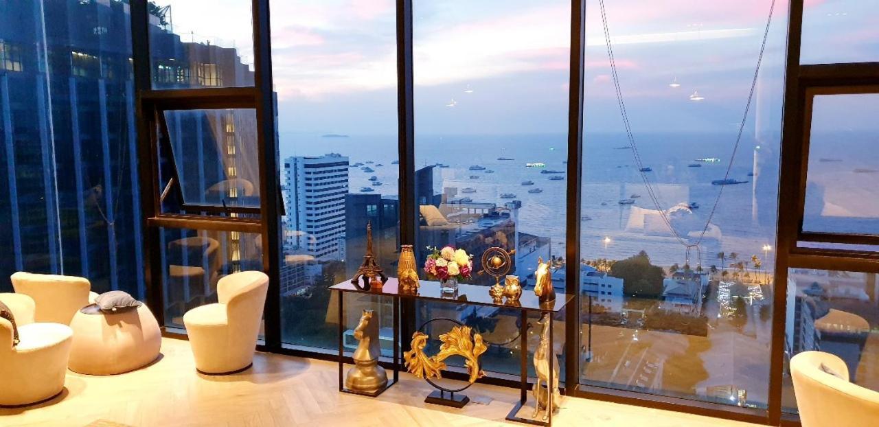 Base Long Balcony King-bed With Infinity Pool & Free Netflix! Apartment