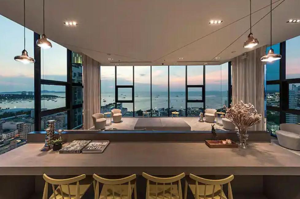 Apartment Base Long Balcony King-bed With Infinity Pool & Free Netflix! Pattaya