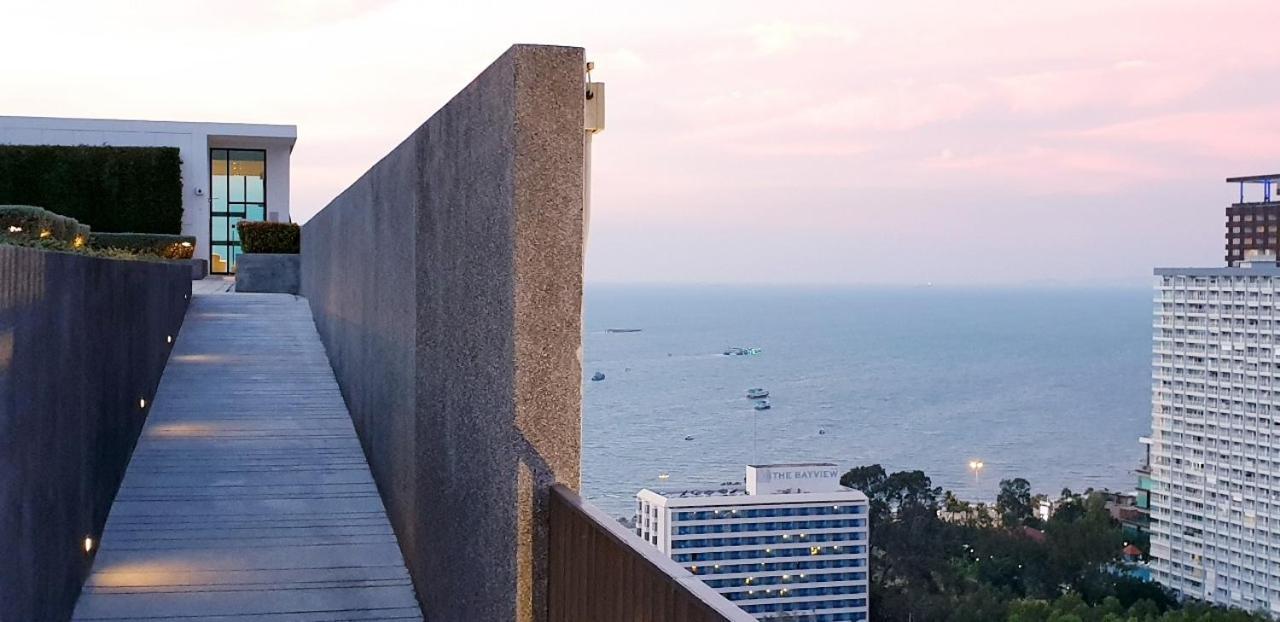 Base Long Balcony King-bed With Infinity Pool & Free Netflix! Pattaya