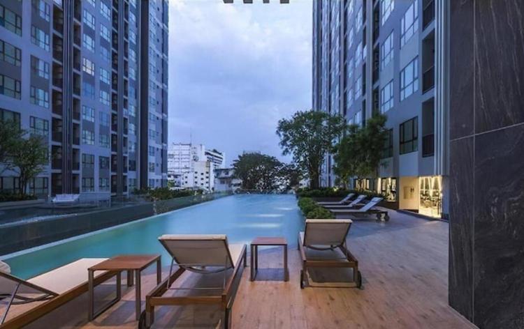 Base Long Balcony King-bed With Infinity Pool & Free Netflix! Pattaya