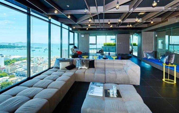 Base Long Balcony King-bed With Infinity Pool & Free Netflix! * Pattaya